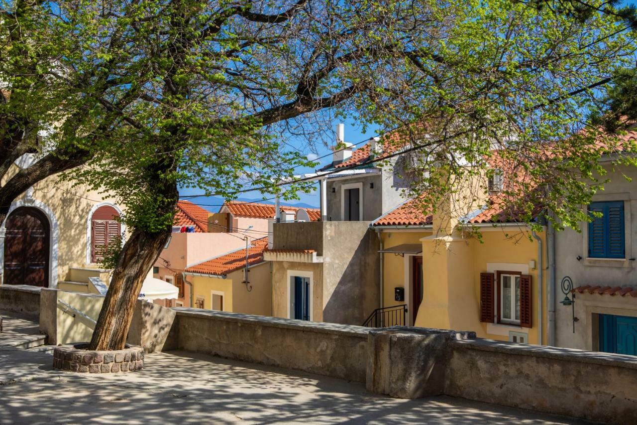 Little House In Baska Apartment Bagian luar foto