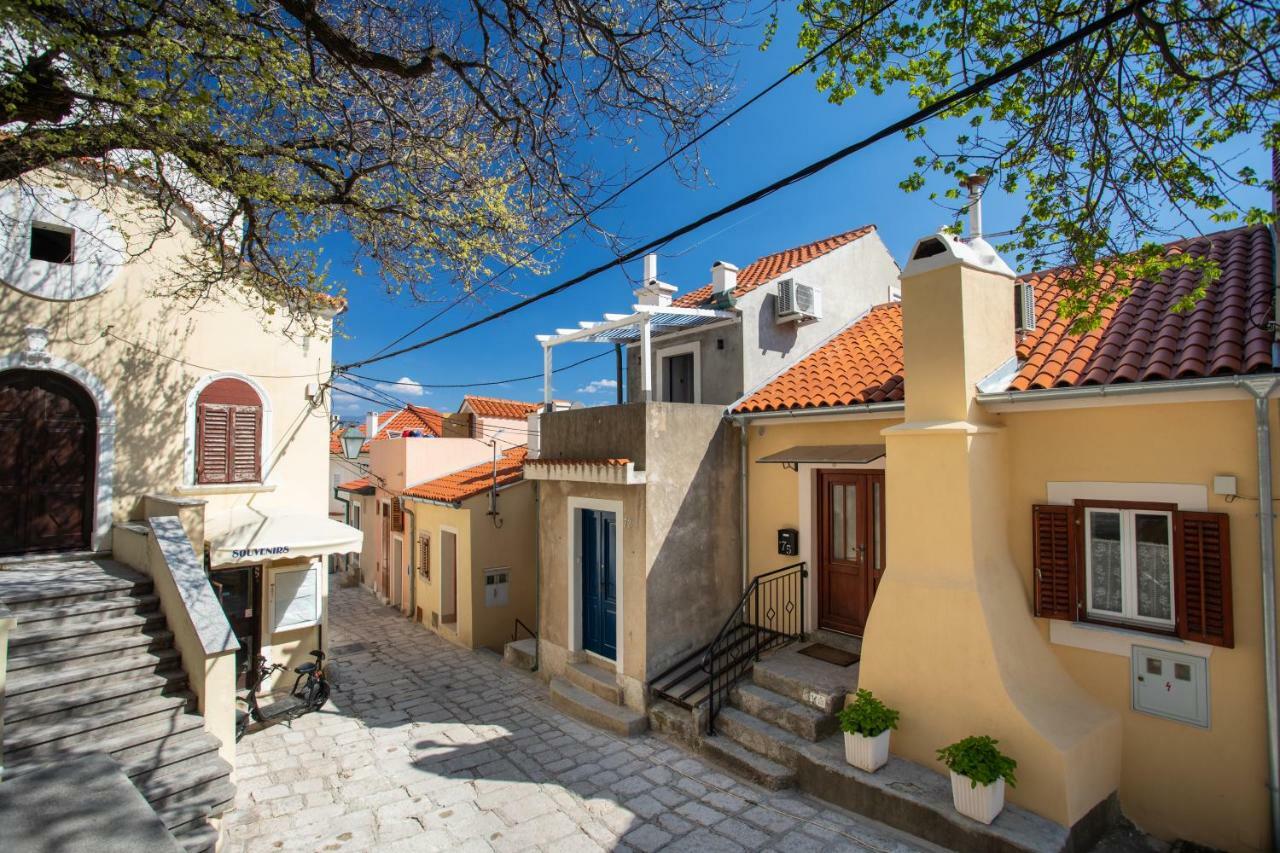 Little House In Baska Apartment Bagian luar foto